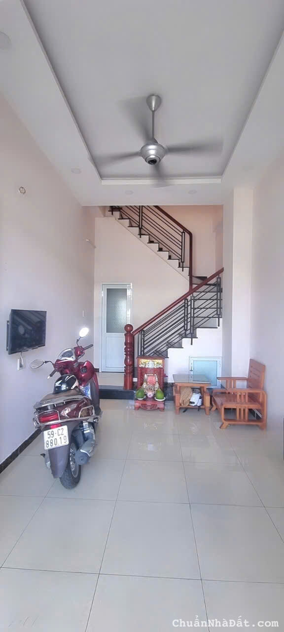 BÁN NHÀ HẺM NHỰA 8m, TẠI ĐƯỜNG LÊ VĂN LƯƠNG ,Q7. GẦN 100M2 , GIÁ NHỈNH 8 TỶ.