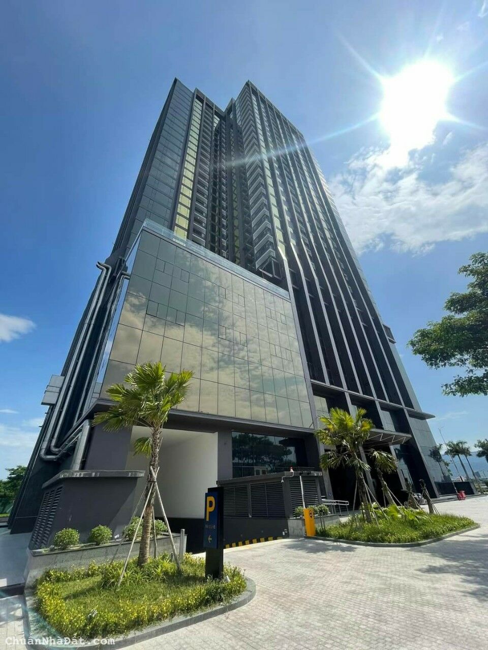 Căn hộ Risemount Sông Hàn 2PN, 68m², tầng cao, view sông