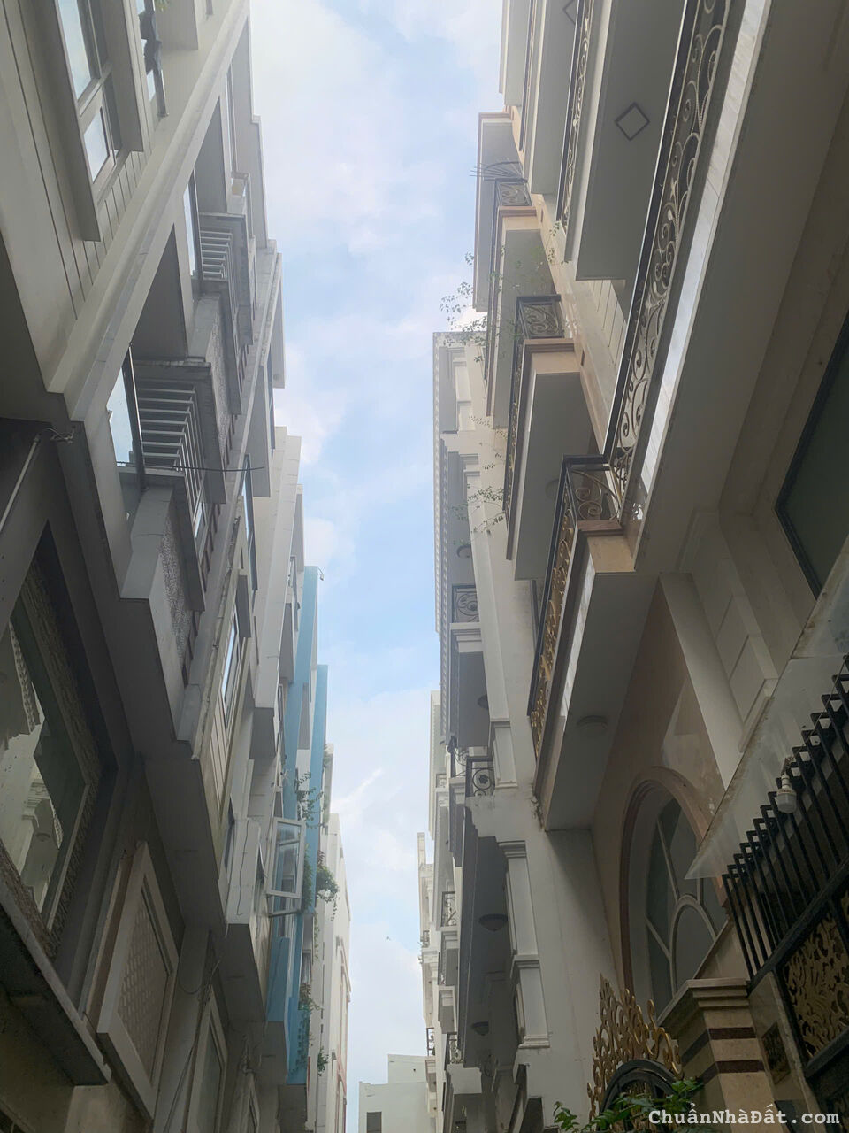 ❌4.5x10 -4LẦU - HẺM XE HƠI - GẦN MẶT TIỀN - NGAY KHU PHAN XÍCH LONG ❌4.5x10 -4LẦU - HẺM XE HƠI - GẦN MẶT TIỀN - NGAY KHU PHAN XÍCH LONG