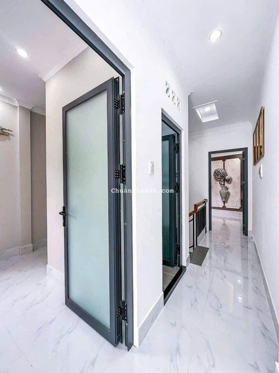 Cần Bán nhà riêng 1 trệt 1 lầu nằm trên đường Đoàn Nguyễn Tuấn giá chỉ 1T250