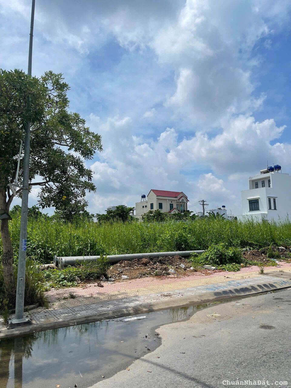 Chính chủ cần bán lô đất 5x20 khu vực Long An full thổ cách Ql50 100m SHR xây dựng tự do 