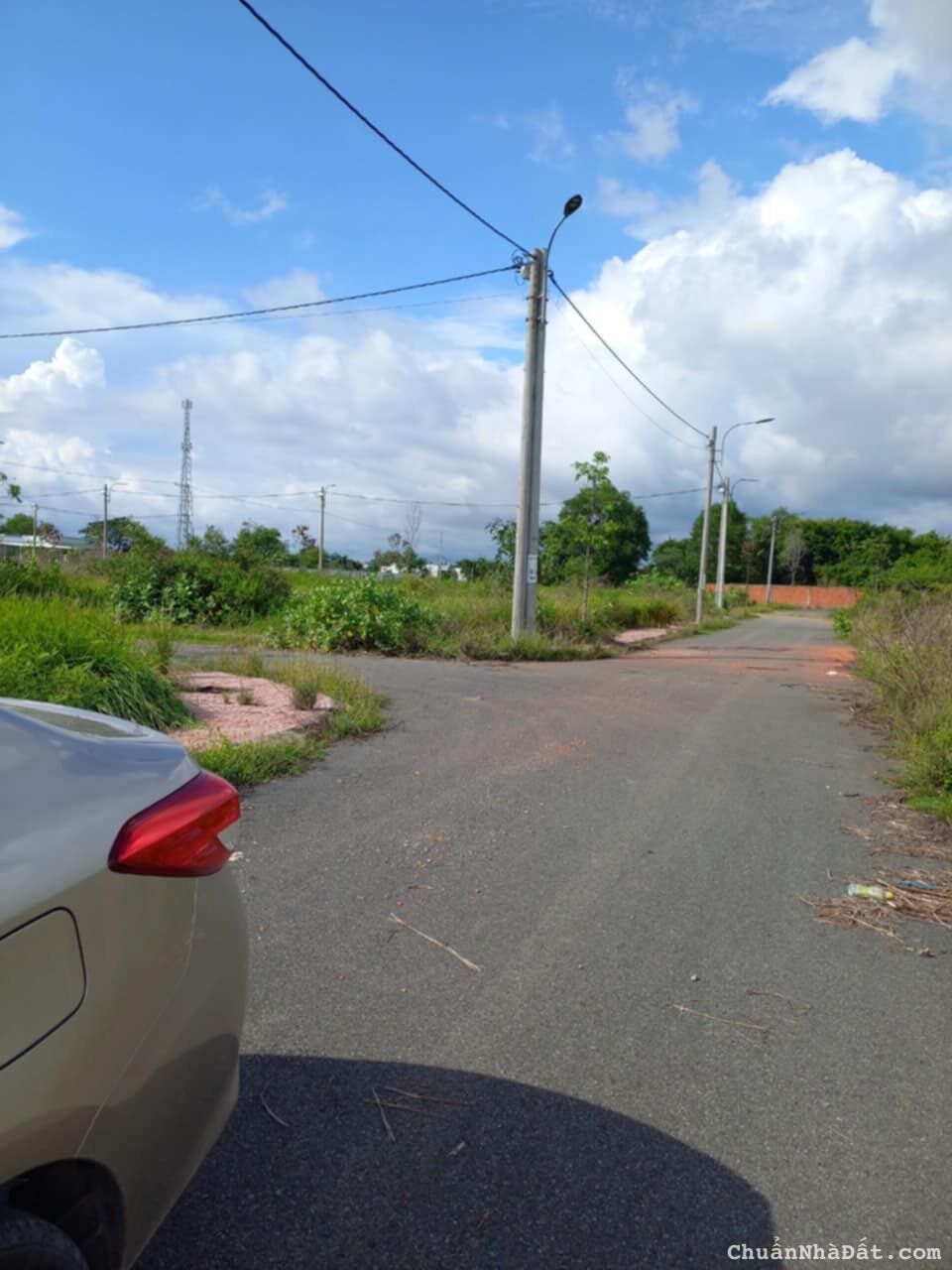 Chính chủ cần bán lô đất 5x20 khu vực Long An full thổ cách Ql50 100m SHR xây dựng tự do 
