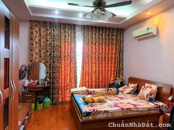 TRUNG TÂM ĐỐNG ĐA -  - Ô TÔ CÁCH 10 MÉT   - NHÀ ĐẸP Ở NGAY - BAY NHANH,  40 M2. XÂY DỰNG 5 TẦNG. MT