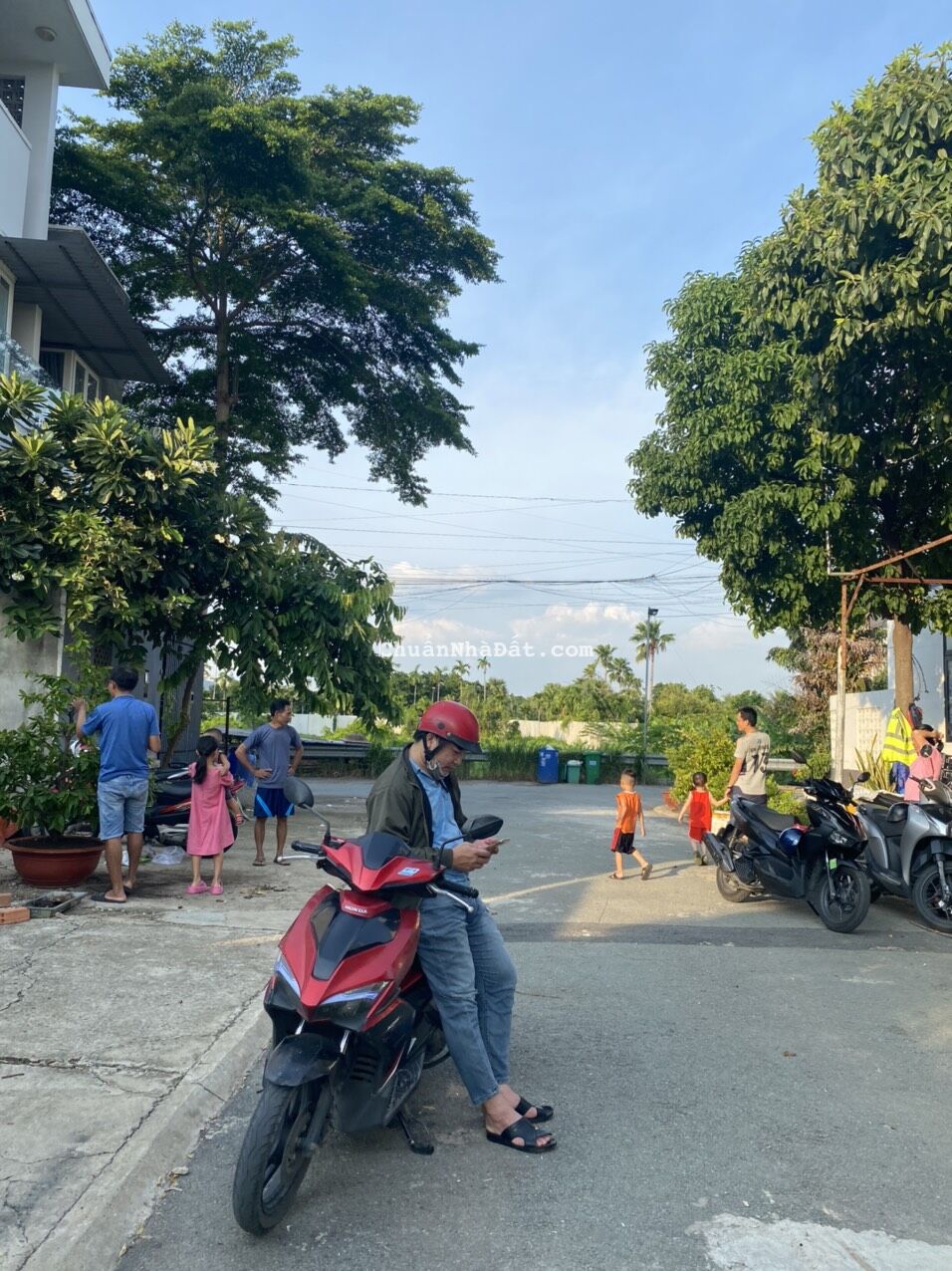 BÁN GẤP ĐẤT THỔ CƯ - ĐƯỜNG 12M CÓ VỈA HÈ- NGÔ CHÍ QUỐC - XÂY DỰNG 3 TẦNG - NHỈNH 2 TỶ