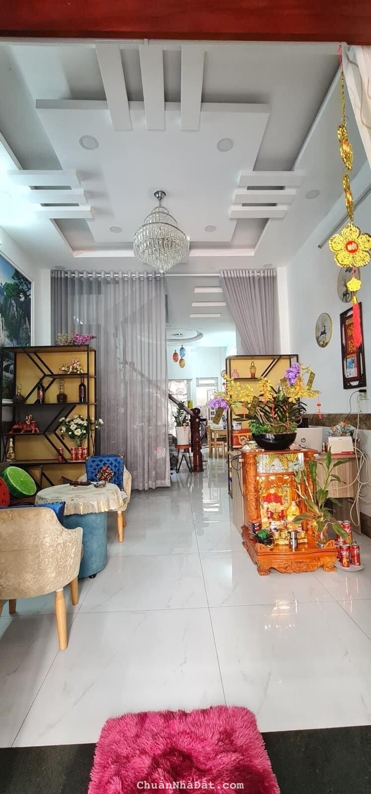 Cần bán gấp nhà trả nợ 80m2 Phạm Văn Đồng 