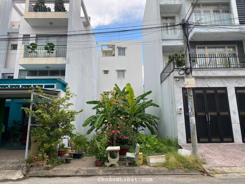 ông chú cần bán gấp lô đất 100m2 giá 2tỉ nằm ngay đường huỳnh bá chánh