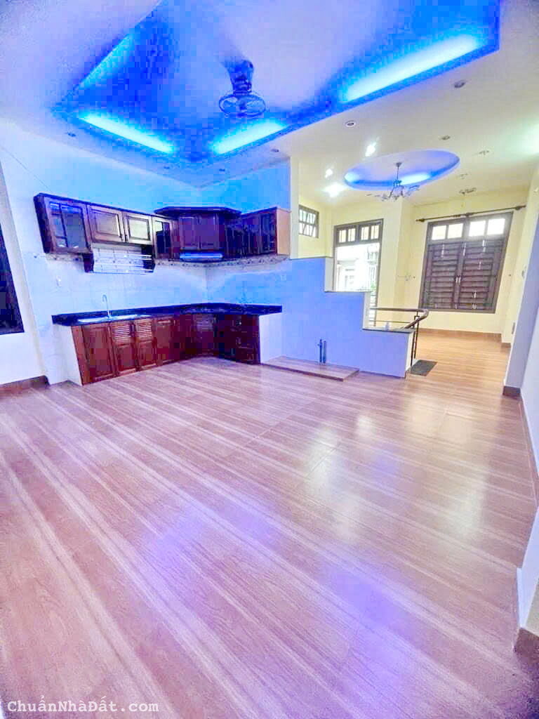 Bán nhanh dãy trọ 10x16 góc HXH Huỳnh Tấn Phát Quận 7