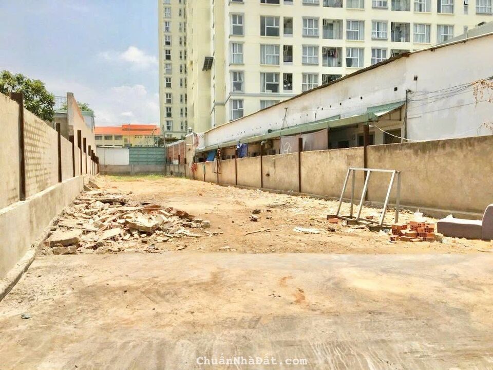 Bán lô đất 450m2 Mặt tiền Nguyễn Thị Thập Q7