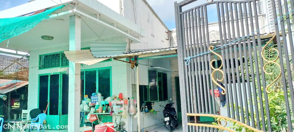 Giá rẻ bất ngờ - Bán gấp lô đất Lê Văn Lương Quận 7