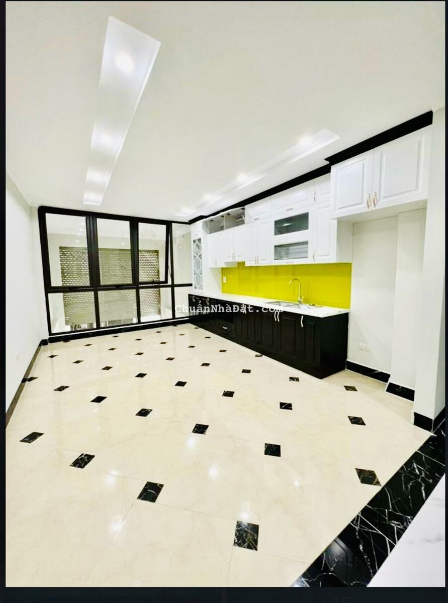 Định Công, ngõ thông, ô tô đỗ cửa, gần phố , nhà mới , kinh doanh, văn phòng, 40m2 -7 tầng , tháng 