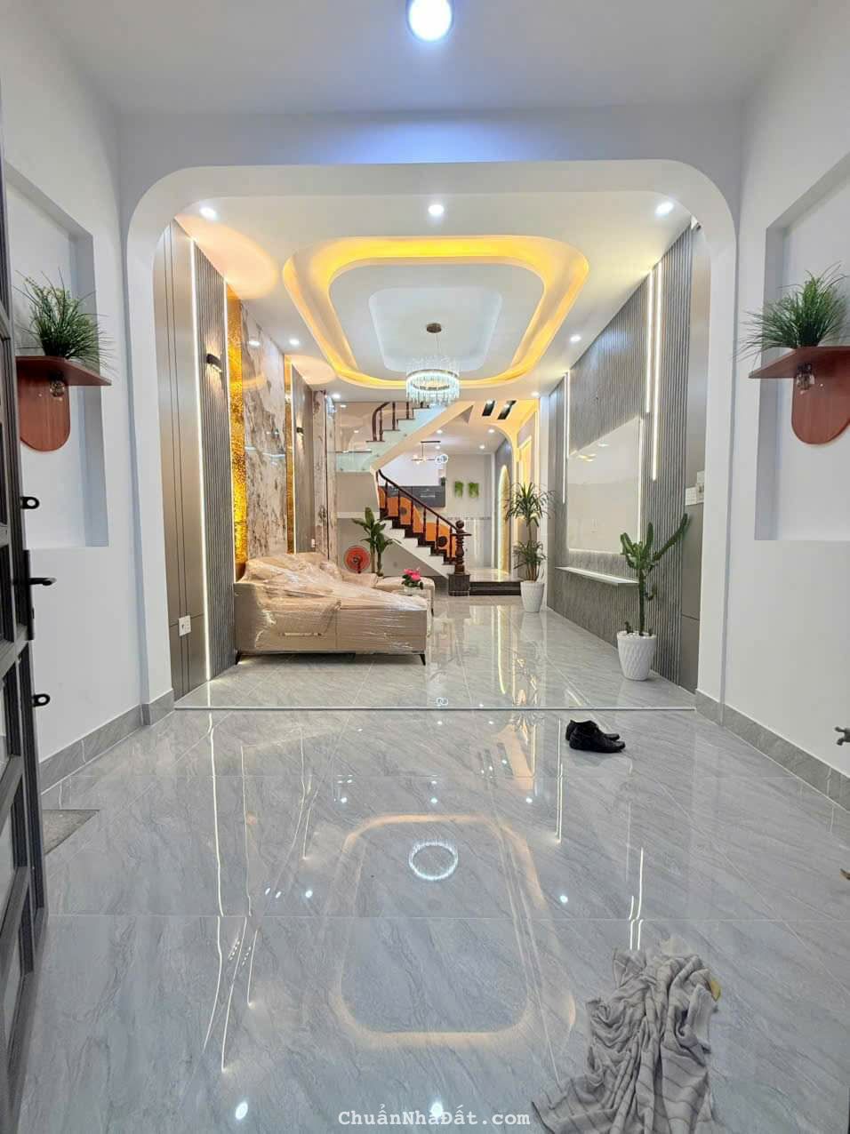 Chú 7 cần bán lại căn nhà đường Tân Quý Tây Bình Chánh.