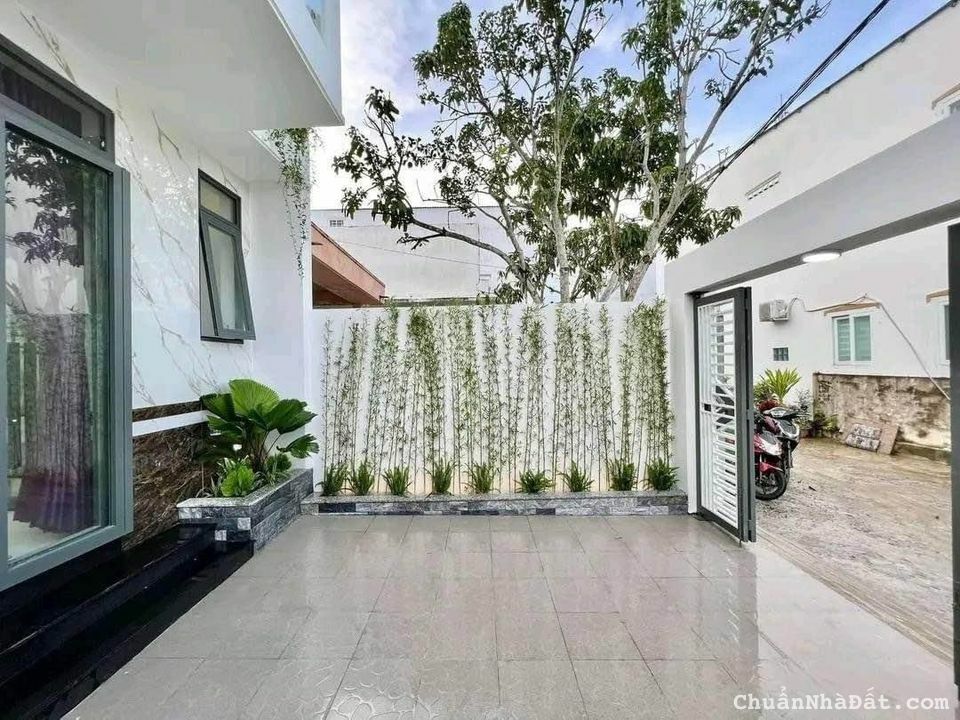 Bán gấp nhà Phường 15 Quận Tân Bình(63m2) giá chỉ 1 tỷ 2, cho thuê 15tr/T