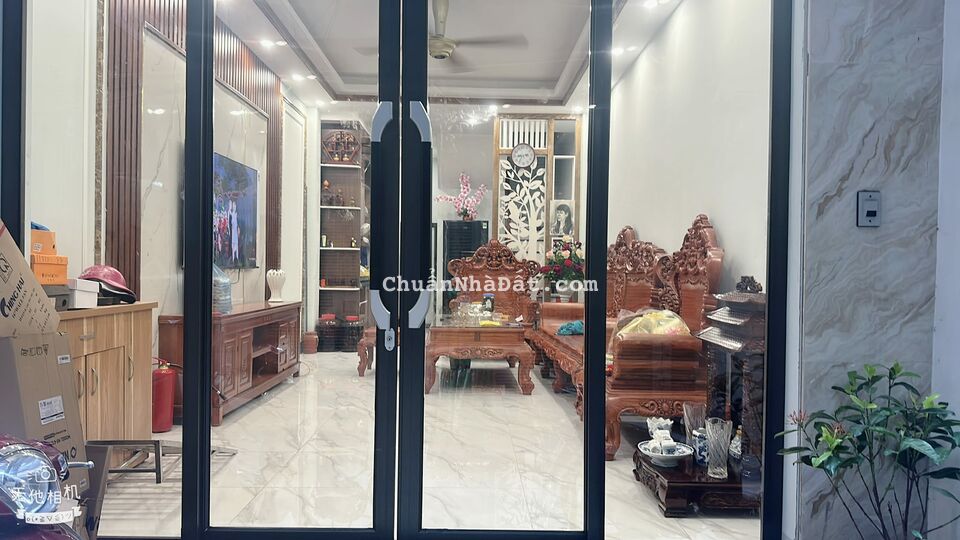 Bán nhà Ngõ Thống Nhất Hai Bà Trưng mặt ngõ KD 40m 5T 4m 7 tỷ LH 0865366599