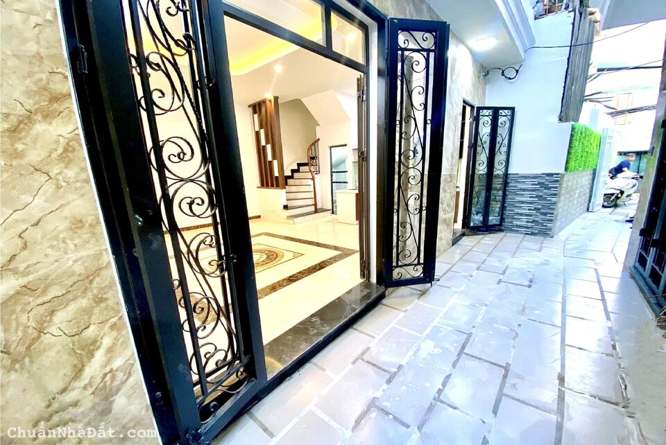 Bán nhà phố Trần Khát Trân Hai Bà Trưng nhà siêu đẹp ba gác chạy 40M 5T MT 6m 5tỷ LH 0865366599