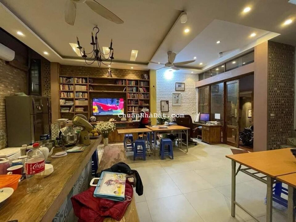 BÁN NHÀ BẠCH MAI HAI BÀ TRƯNG 8.8 TỶ 75m 5TẦNG MT 6m GẦN PHỐ NHÀ ĐẸP Ở NGAY