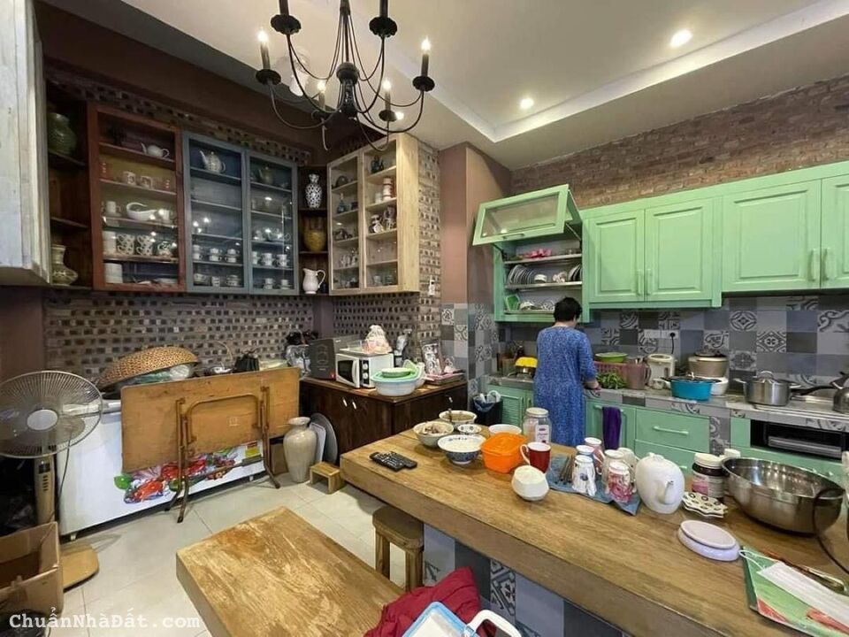 BÁN NHÀ BẠCH MAI HAI BÀ TRƯNG 8.8 TỶ 75m 5TẦNG MT 6m GẦN PHỐ NHÀ ĐẸP Ở NGAY