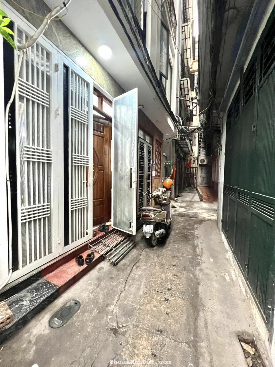 Bán nhà phố Lê Thanh Nghị Hai Bà Trưng gần ba gác quay đầu gần phố 40m 5T 4m 5.5 tỷ LH 0865366599 