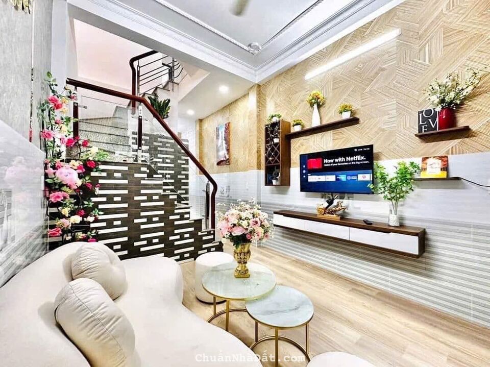 Bán nhà Nguyễn Trọng Tuyển, P8, Phú Nhuận. DT 31m2, trệt 2 lầu, giá 1 tỷ 590. Gần BV