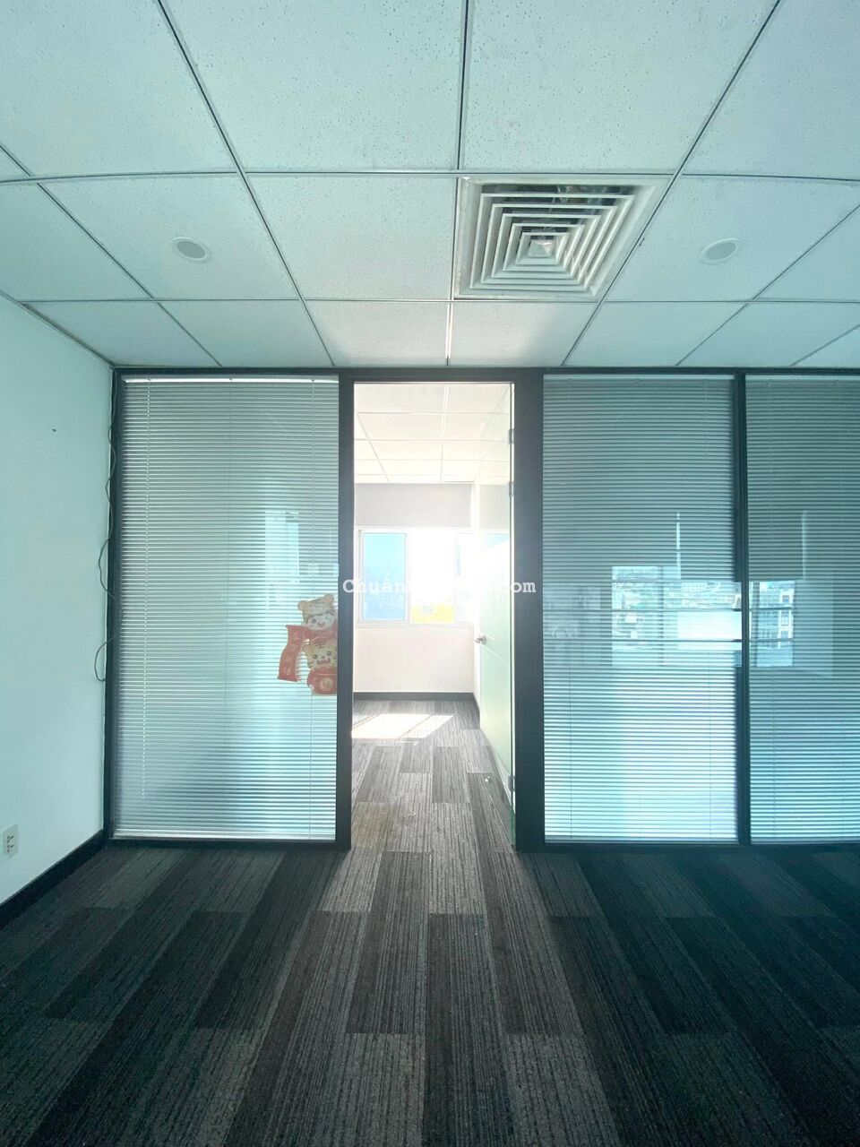 Cho thuê văn phòng tầng cao Mai Thị Lựu, Đa Kao, Quận 1.