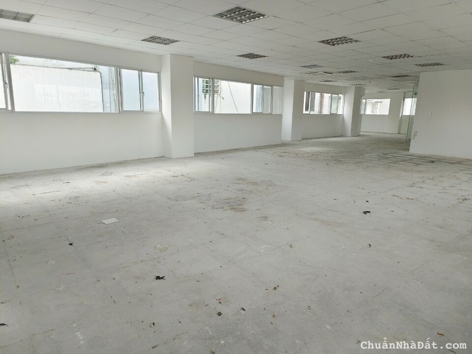 Cho thuê văn phòng có phòng trưng bày mới sàn rộng trên đường Đinh Bộ Lĩnh, P. 26, Bình Thạnh.