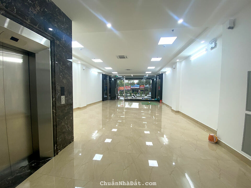 Bán Gấp Tòa Văn Phòng 8 Tầng Mặt Phố Quang Trung, 2 mặt đường to.DT 155m2. Giá 50 TỶ