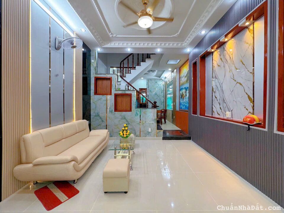 Nhà 3 lầu 46,8m2 giá 2 tỷ 750 triệu đường Thích Quảng Đức, phường 5, Phú Nhuận, hẻm trước nhà 3,5m.