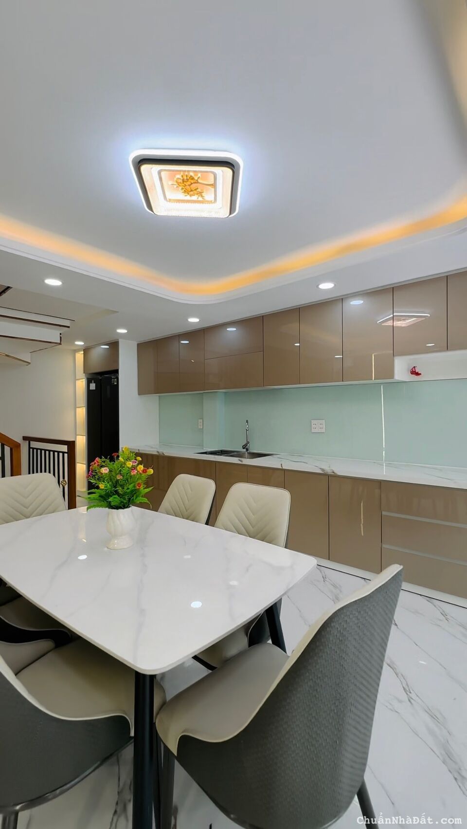 Nhà mới 60,4m2 giá 2 tỷ 900 triệu đường Ni Sư Huỳnh Liên, phường 10, Tân Bình.