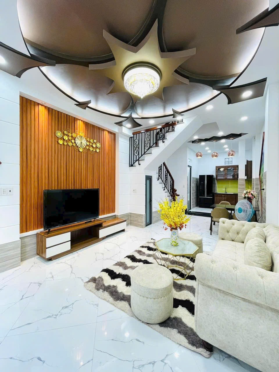 Nhà như mới 67,6m2 giá 2 tỷ 450 triệu đường Diên Hồng, phường 1, Bình Thạnh.