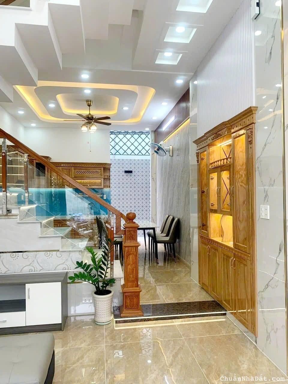 Giá hời 2 tỷ 150 triệu căn 55,2m2 đường Huỳnh Văn Nghệ, phường 15, Tân Bình, hẻm xe hơi 4m.