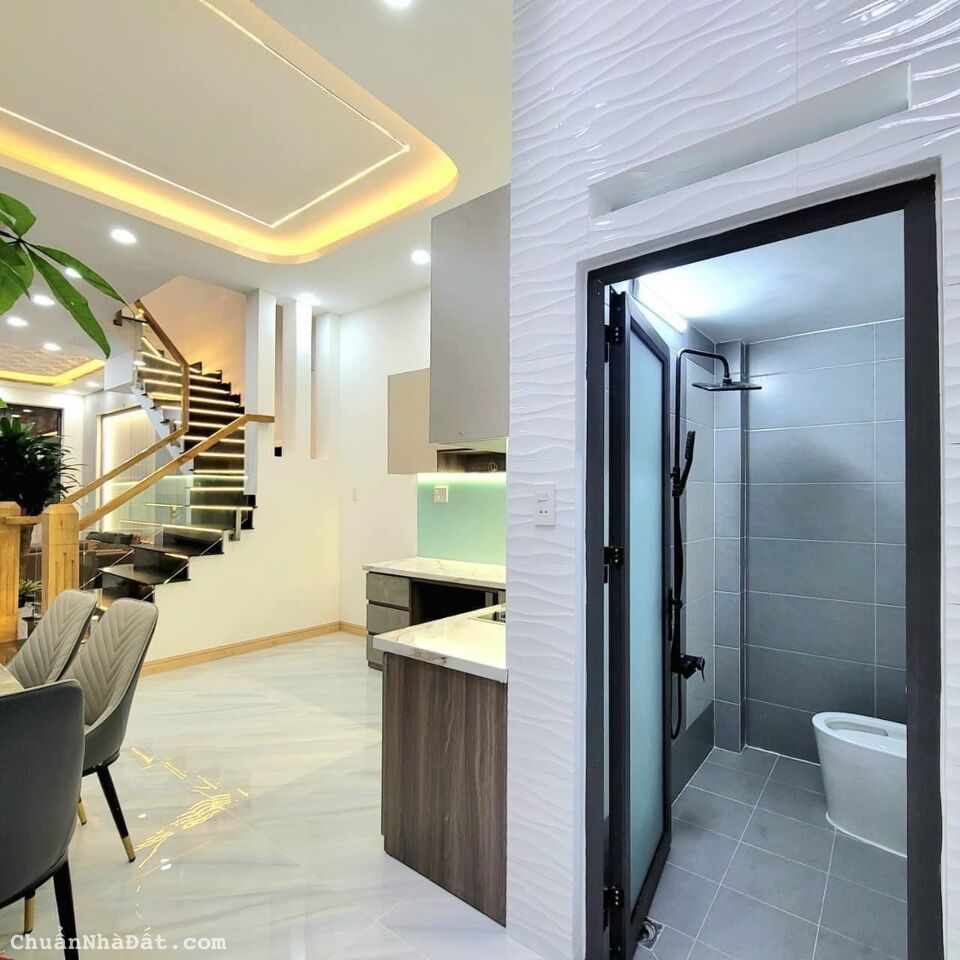 Nhà chính chủ 29,6m2 giá 1 tỷ 650 triệu đường Nguyễn Biểu, phường 1, quận 5, hẻm xe hơi 4m. Nhà chính chủ 29,6m2 giá 1 tỷ 650 triệu đường Nguyễn Biểu, phường 1, quận 5, hẻm xe hơi 4m.