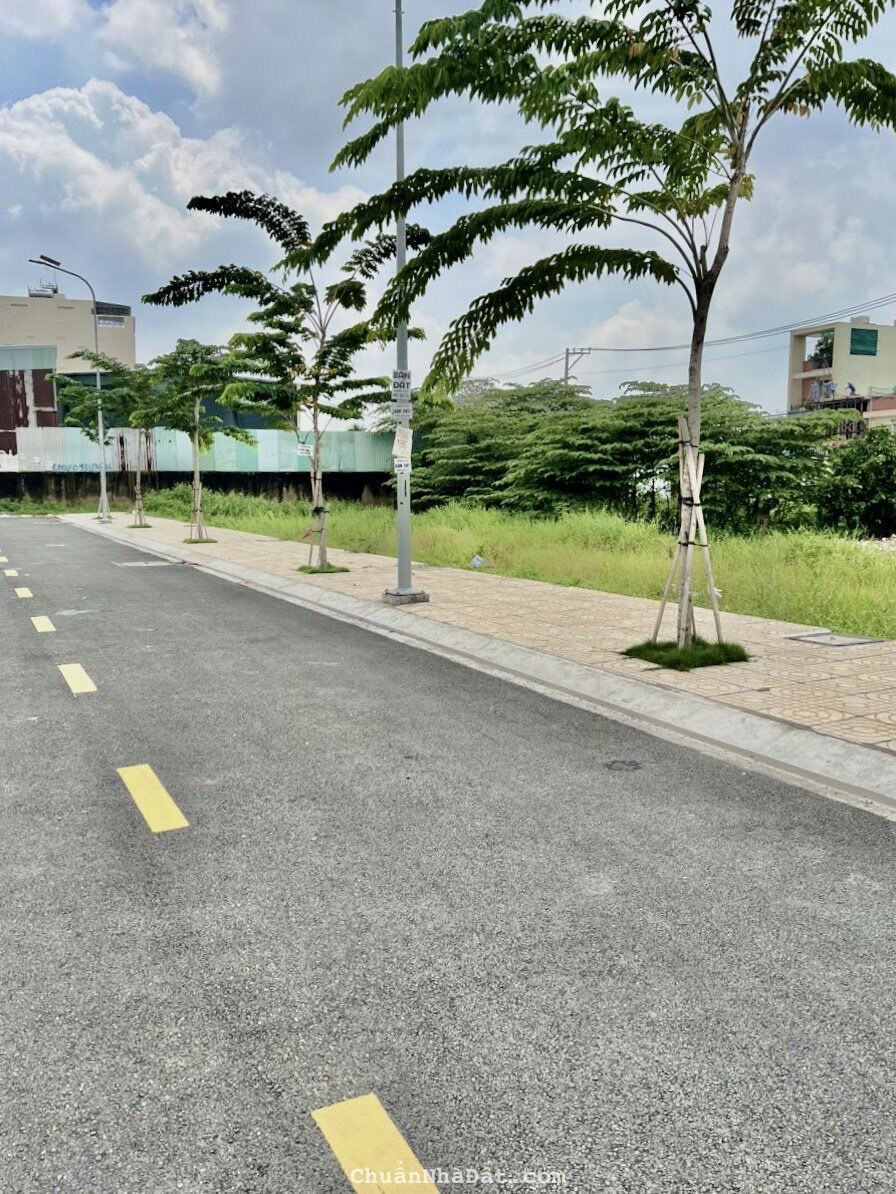 Cần bán nhanh lô đất DT 100m2 giá 2tỷ550 đường Chiến Lược, phường Bình Trị Đông quận Bình Tân, có S