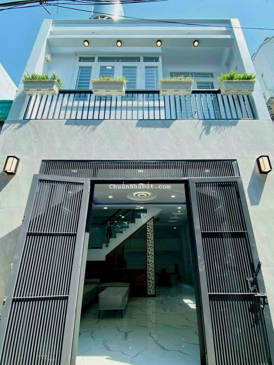 Nhà mặt đường kinh doanh 55,2m2 giá 3 tỷ 850 triệu đường Lê Đức Thọ, phường 15, Gò Vấp.