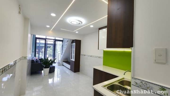 💥Nhà Mới Xây, Đúc 1 Trệt , 1 Lững 1 Lầu
✅️Diện Tích : 3.2m x 12m
👉Nội Thất Cao Cấp, Tủ Bếp Trên Dưới