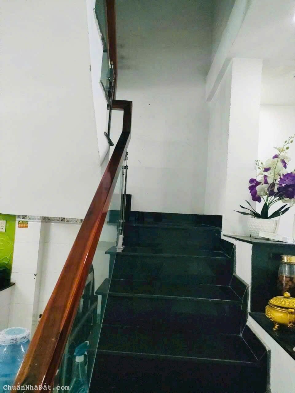 Cg 
🏡 Bán Nhà SHR Ấp 3xtt Hóc môn 1trệt 1lầu 3phòng ngủ 2WC
❤️ Nhà cách chợ đầu mối 400m chợ Đại hải
