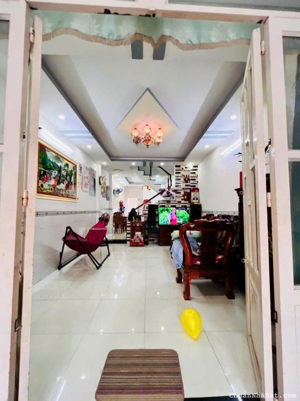 Cg 
🏡 Bán Nhà SHR Ấp 3xtt Hóc môn 1trệt 1lầu 3phòng ngủ 2WC
❤️ Nhà cách chợ đầu mối 400m chợ Đại hải