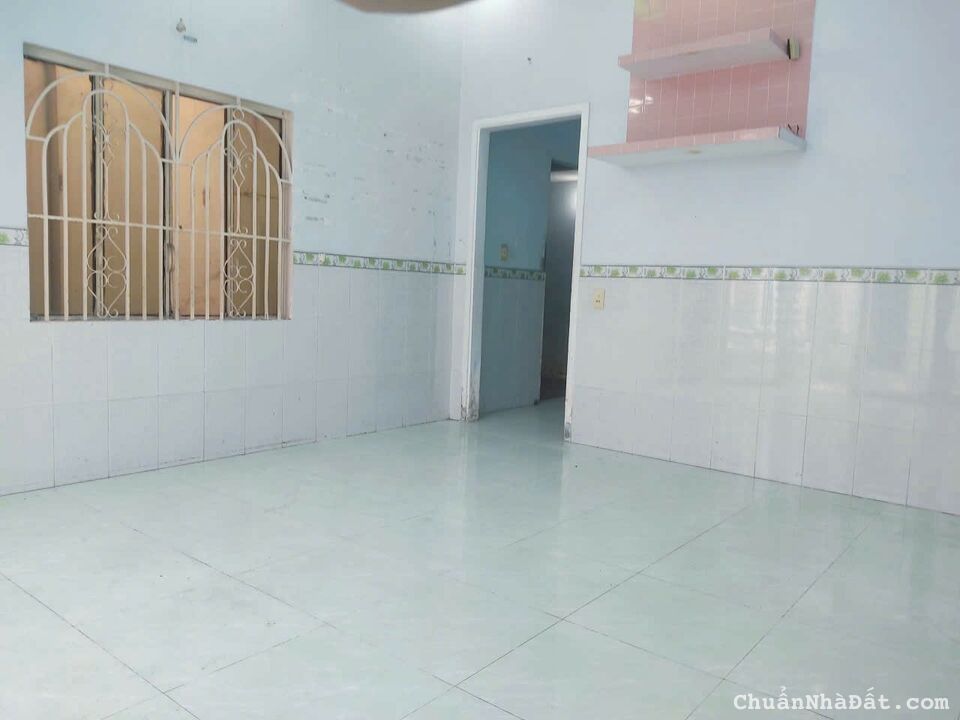 bán Nhà Cấp 4 rộng, thoáng (Sổ Hồng Riêng)- gần ngã tư đường Ấp 3 và Đường Xuân Thới Thượng 32 trườ