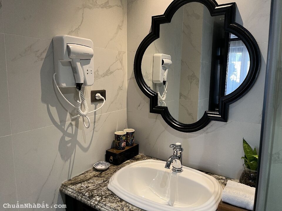 Bán khách sạn 9 tầng trung tâm phố cổ, Hoàn Kiếm, dòng tiền mạnh, giá 46 tỷ. LH: 0904625904