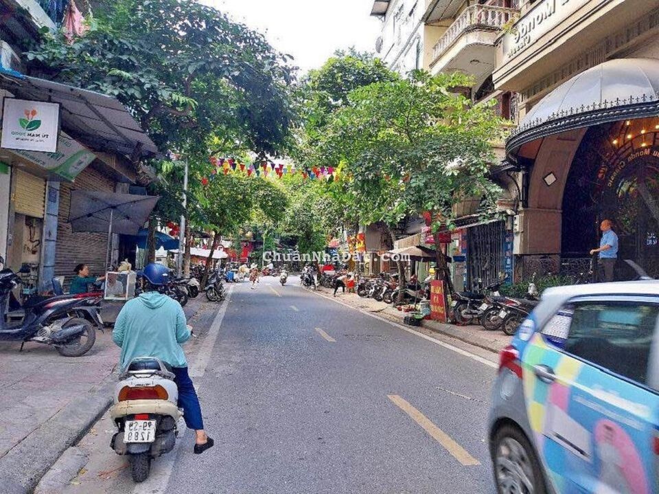 Bán gấp nhà mặt phố Hòe Nhai, Ba Đình, 48m2, kinh doanh sầm uất, giá 12 tỷ. LH: 0904625904