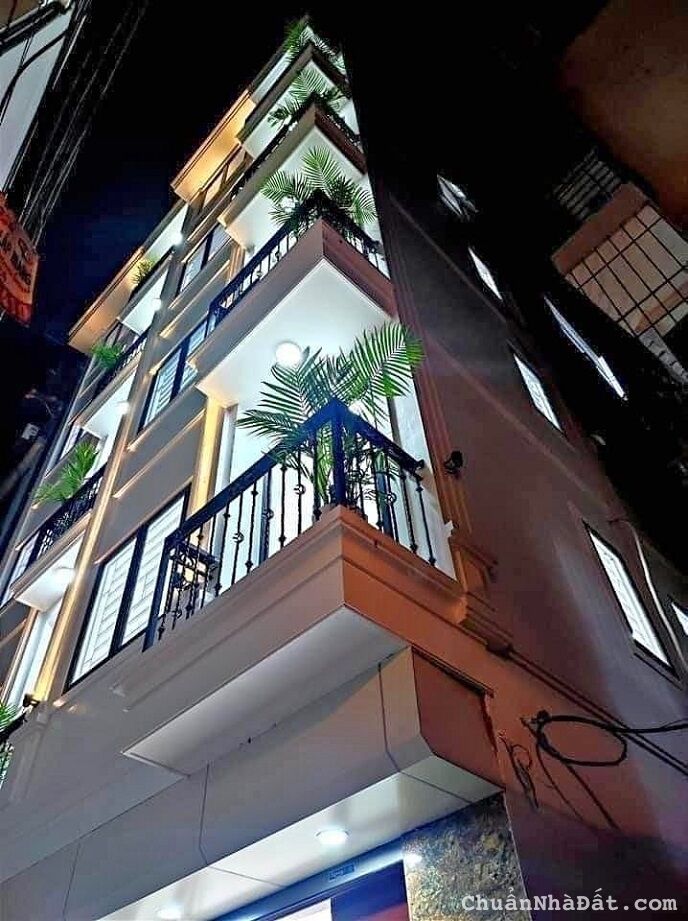 Bán nhà 6 tầng gần Nhà thờ lớn , trung tâm Hoàn Kiếm, kinh doanh sầm uất, giá chỉ hơn 400tr/m2