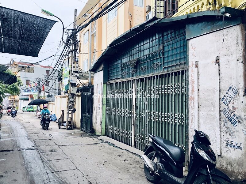 Bán nhà Hoàng Hoa Thám, Ba Đình, 4 tầng, chủ nhà tặng nội thất, giá 12 tỷ