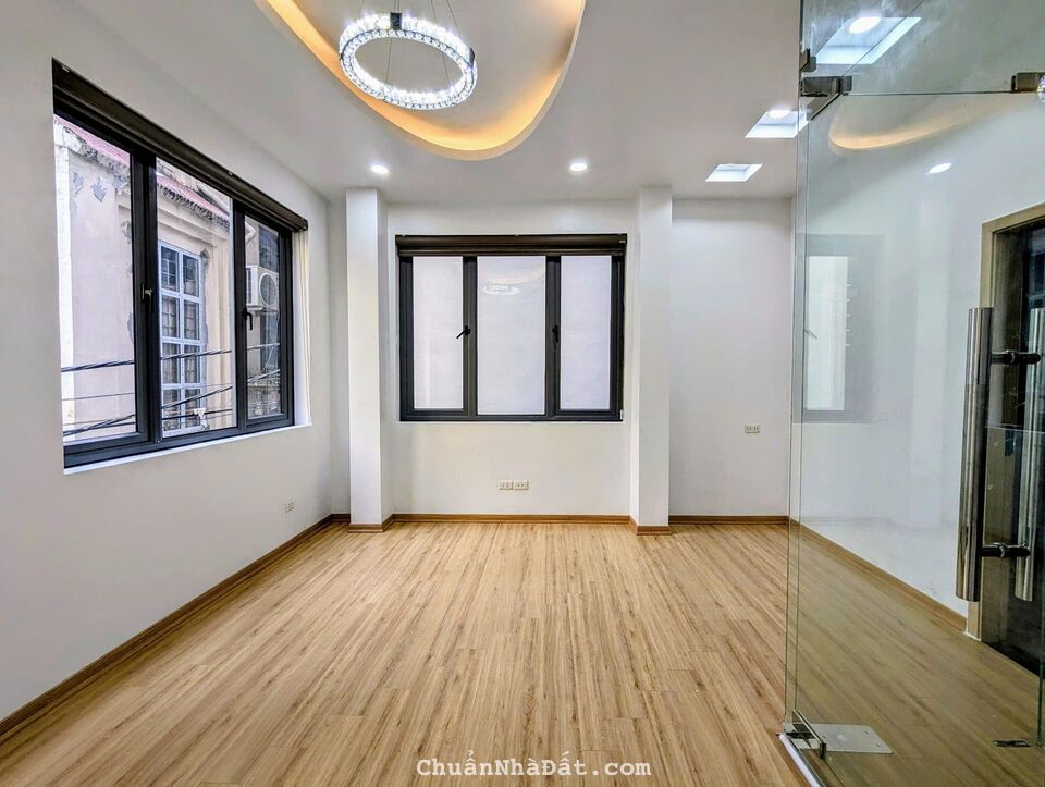 Bán nhà 5 tầng Hoàng Hoa Thám, ô tô đỗ cửa, chỉ hơn 7 tỷ. LH: 0904625904