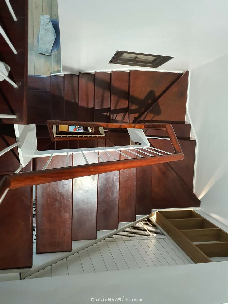 Cho thuê nhà mặt phố Trần Duy Hưng quận Cầu Giấy 55m2 3 tầng MT5m giá 45tr/tháng 0975868828