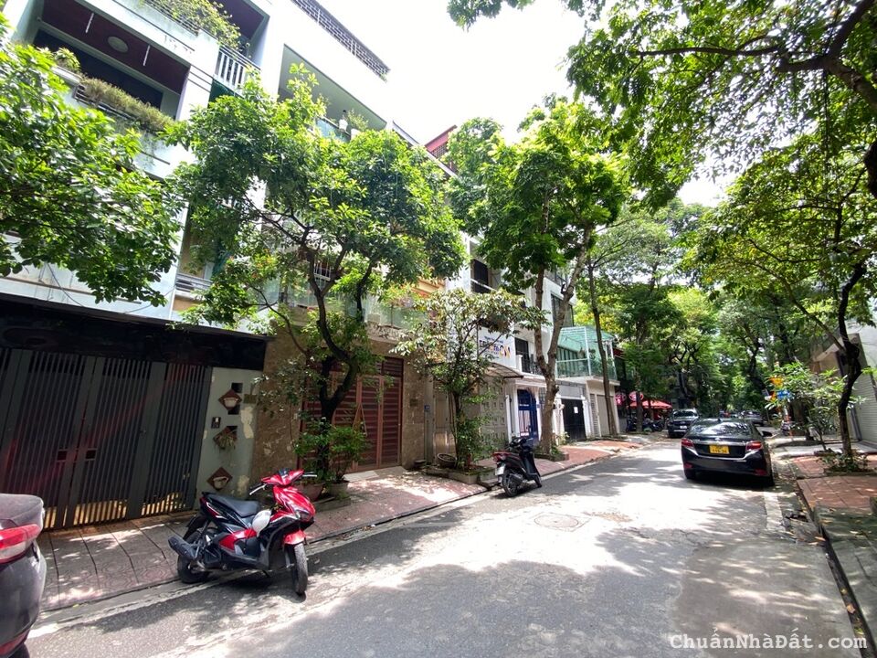 BÁN NHÀ : Định Công, nhà rộng đẹp 5 tầng, mặt tiền 5m, 26 tỷ ,mặt đường thông, ô tô tránh đỗ , BÁN NHÀ : Định Công, nhà rộng đẹp 5 tầng, mặt tiền 5m, 26 tỷ ,mặt đường thông, ô tô tránh đỗ ,