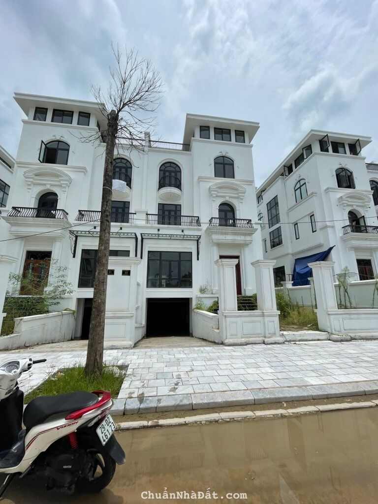 BÁN  NHÀ     : Biệt thự Louis Hoàng Mai, 267m,  5 tầng, mặt tiền 11.5m,  có tầng hầm để xe , 