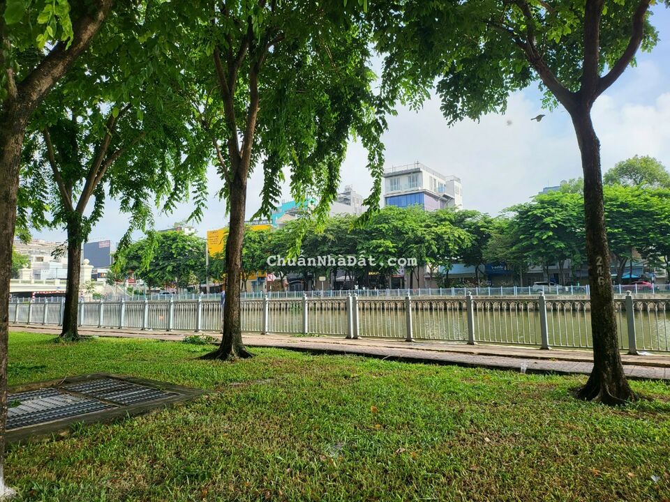  20 tỷ! Bán MT Đ. Hoàng Sa, P. Đakao, Q1 - ngang LỚN 10m - 4 Tầng