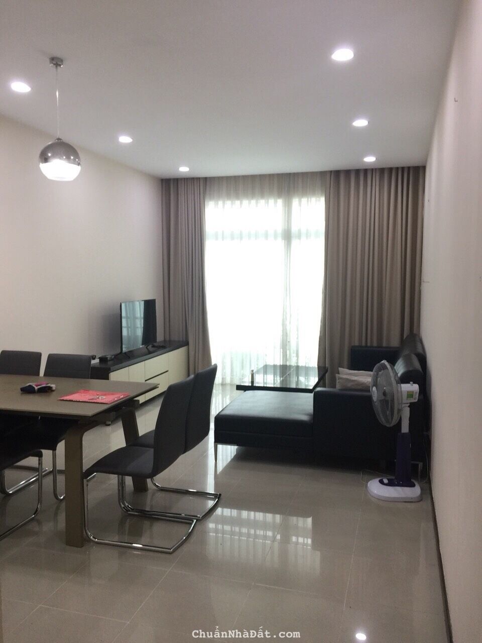 Chính chủ cần cho thuê gấp căn hộ chung cư Tản Đà, địa chỉ 86 Tản Đà,Phường 11, Quận 5, diện tích 1