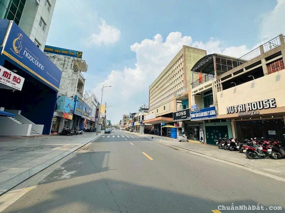 Nhà 2 Mặt Tiền Đường 30/4 _ KD Buôn Bán Sầm Uất _ P. Quyết Thắng _ TP. Biên Hoà. Nhà 2 Mặt Tiền Đường 30/4 _ KD Buôn Bán Sầm Uất _ P. Quyết Thắng _ TP. Biên Hoà.