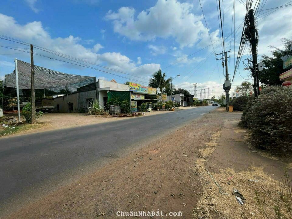 Bán 898 m2 Mặt Tiền Đường Nguyễn Hoàng _ Sông Trầu _ Trảng Bom_ Đồng Nai 