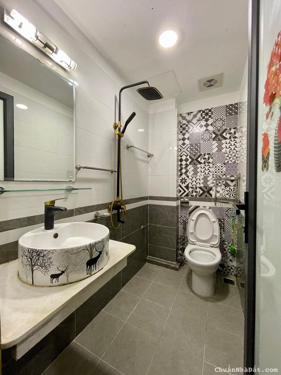 Bán nhà Siêu Rẻ phố Dịch Vọng, Cầu Giấy ô tô đỗ cửa, KD online DT40M, 5T mới đẹp chỉ 7.85 tỷ