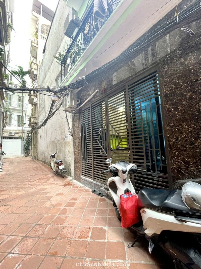 Bán nhà Lạc Long Quân 35m,5 Tầng, Đẹp Lung Linh, oto matiz, Ngõ Nông, sạch Đẹp Chỉ 5,8 tỷ